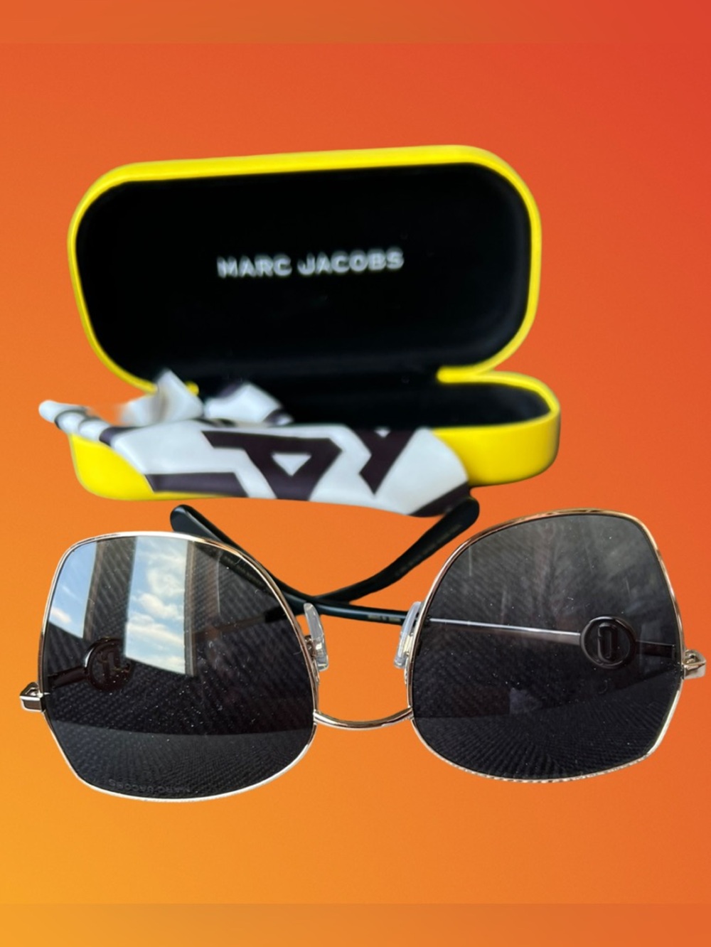 Marc Jacobs Sunglasses - Picture 9 of 10